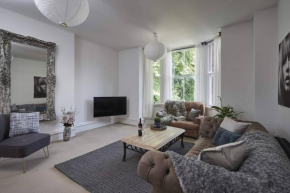 Dudley-spacious Exec 2 Bed - Long Stay - Parking!